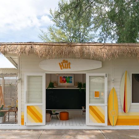 The Standard, Hua Hin Otel Dış mekan fotoğraf The Surf Shack