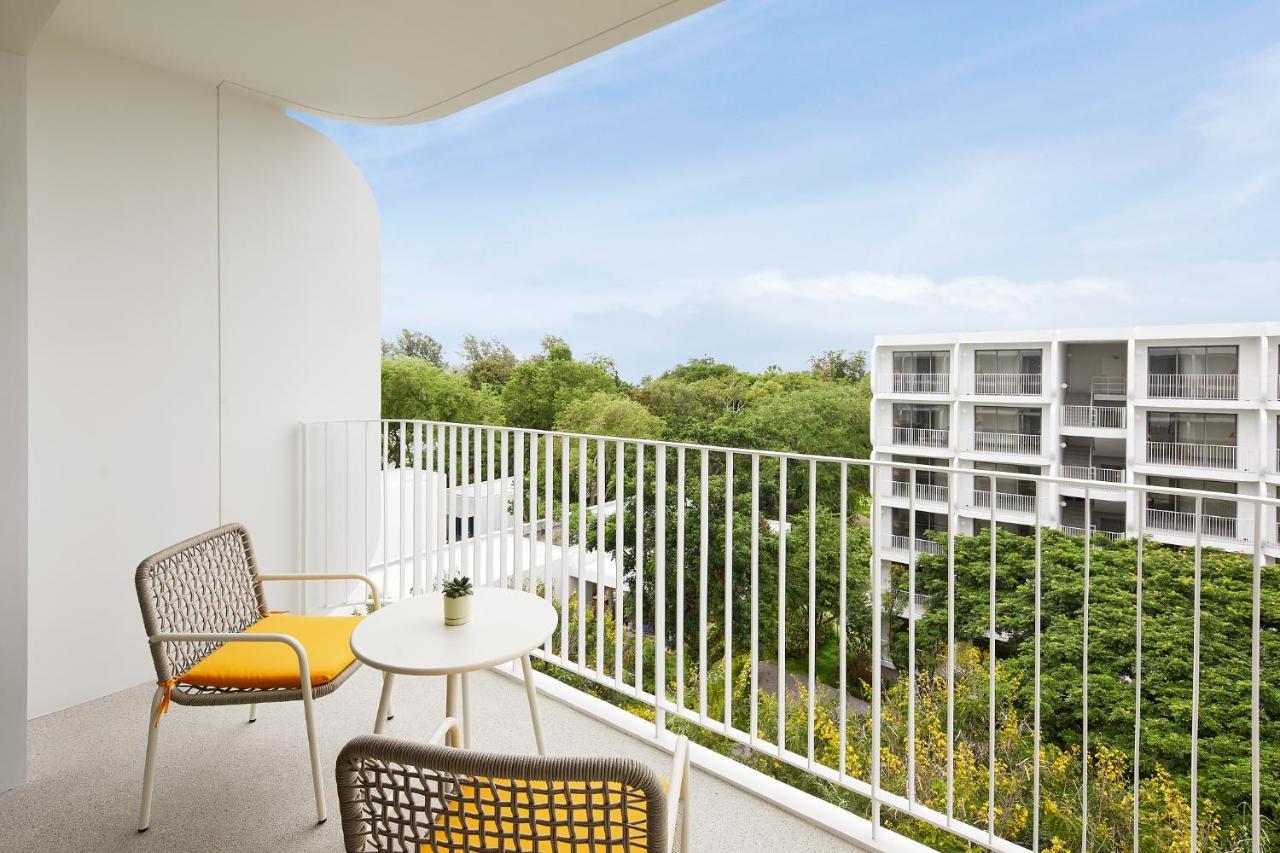 The Standard, Hua Hin Otel Dış mekan fotoğraf Balcony of a hotel room